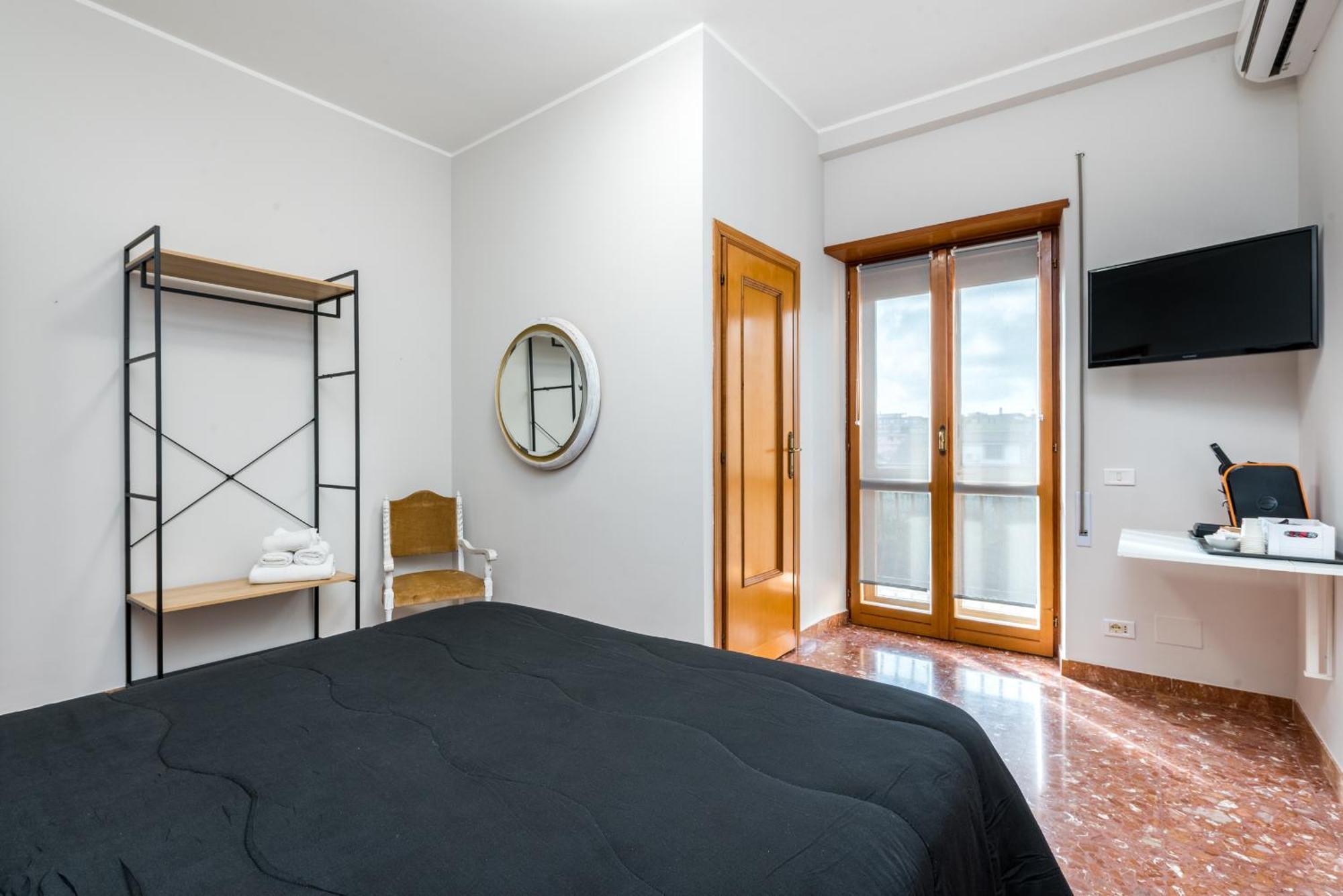 Travelershome Ciampino&Morena Guesthouse Affittacamere *