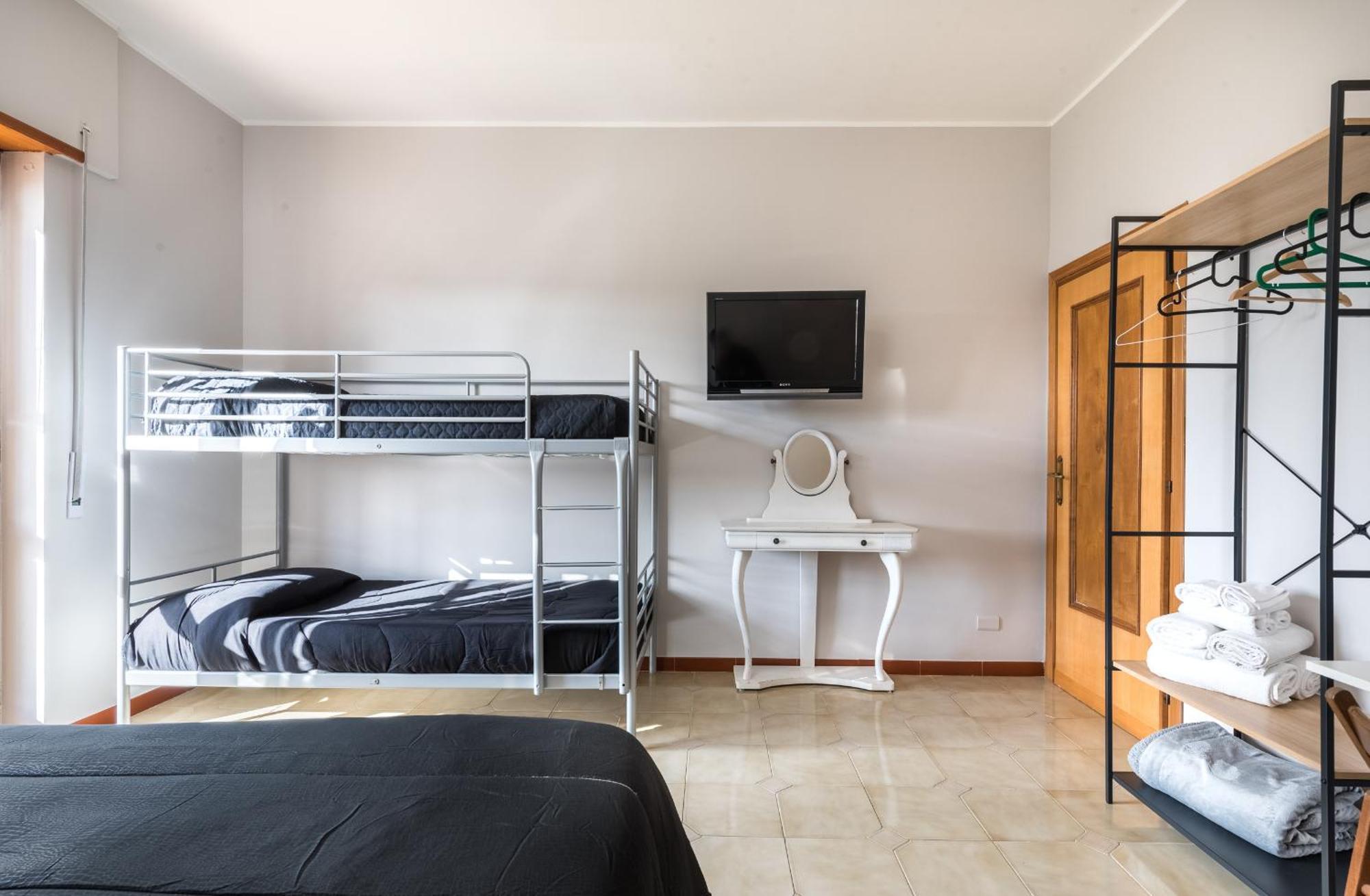 Affittacamere Travelershome Ciampino&Morena Guesthouse *